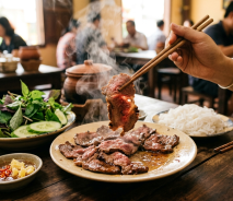 Thịt bò tơ – dùng khi món còn nóng để giữ cảm giác mềm ngon